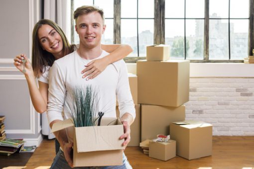 Yeni bir eve taşınmak, yeni bir hayata taşınmaktır aslında. İçerisinde sayısız mutlu hatıranın biriktirildiği... Bizler RentRovi ekibi olarak bu mutlu hatıralarınıza ulaşmanız için her zaman yanınızda olup, hem işinizi kolaylaştırıyor hem de yoğun temponuzda bile istediğiniz eve ulaşabilmenizi sağlıyoruz. Sizleri evle ilgili her konuda bilgilendiriyoruz. En uygun evleri karşınıza çıkarmak için uğraşıyoruz. Evlerinizi en güvenilir kiracılarla buluşturuyoruz. Böylelikle hem kendi konutunuzu kiraya verebilir, hem de kolay bir şekilde konut kiralayabilirsiniz. Sizler yalnızca kendi programınızı, fiyatlarınızı ve gerekliliklerinizi seçin. Bizler size yardımcı olmak için yanınızdayız. Rentrovi ekibi konut kiralamanın da ötesinde sizlere müşteri hizmeti sunuyor. Ve bu hizmetin karşılıklı güven ilişkisine dayalı olarak, sürdürülebilir bir ilişki olarak devam etmesi nihai hedefimiz. Bizler daha hızlı, daha kolay, daha konforlu ve bazen de daha ekonomik olduğu için online platformu tercih ettik. Sizler de bu rahatlığı yaşamak isterseniz rentrovi.com’ u ziyaret edebilirsiniz.